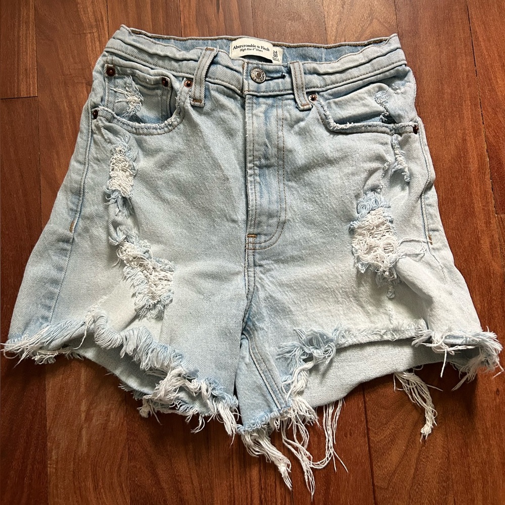 Abercrombie & Fitch Curve Love High Rise 4 Inch Mom Shorts 24 00